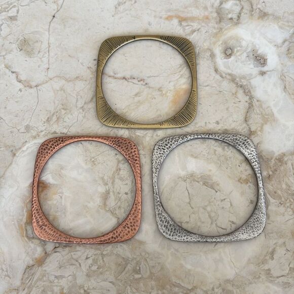 Tri-Colour Modernist Bangle Bracelets - Picture 4 of 6